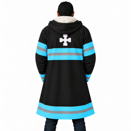 Maki Oze Fire Force black hooded cloak coat back with blue stripes and white cross
