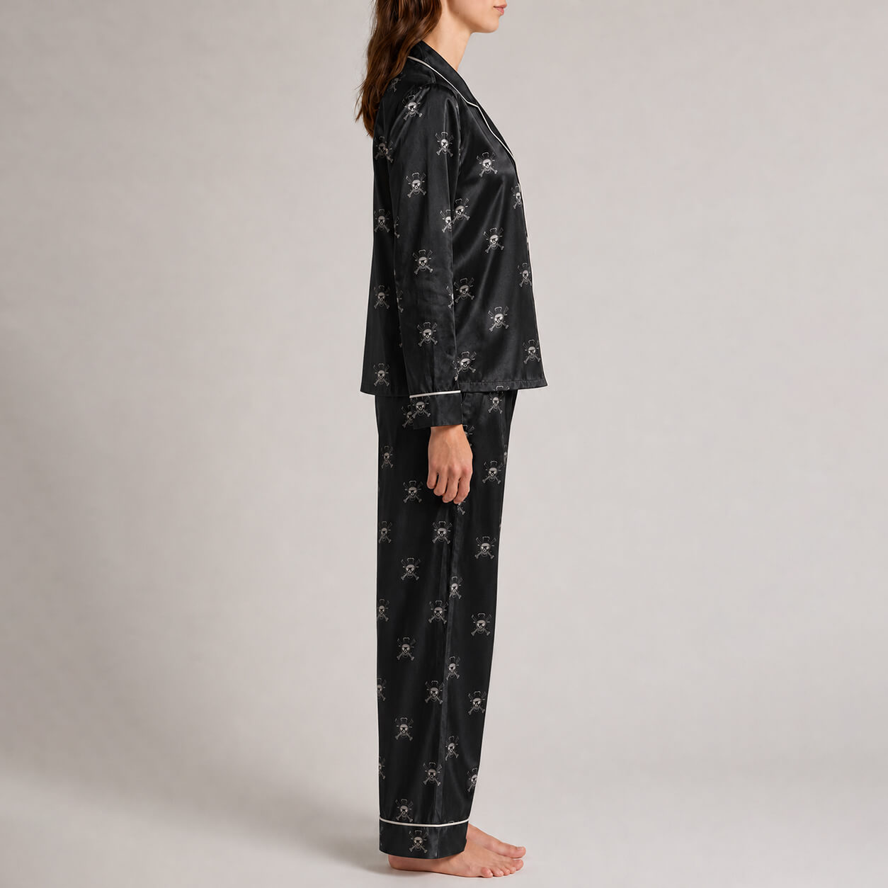 One Piece Women's Black Satin Pajama Set– Jolly Roger Print Long Sleeve Loungewear